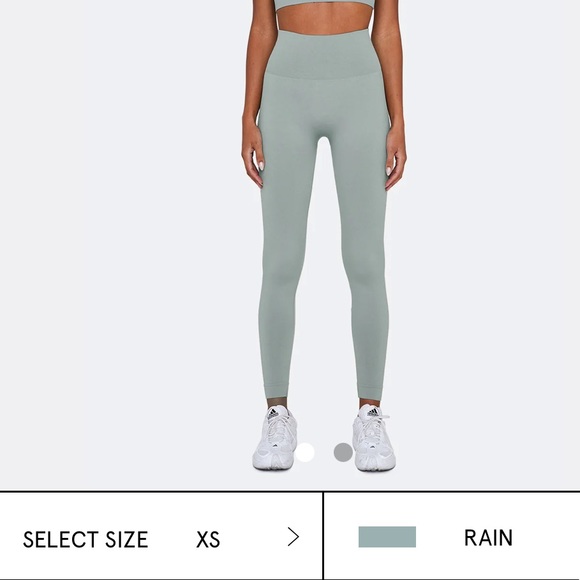 NWT SET ACTIVE Sculptflex Set in Color: Rain - Picture 3 of 4